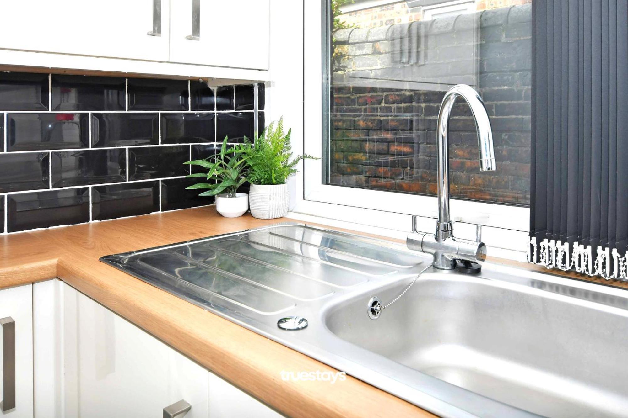 Gilman House By Truestays - 4 Bedroom House In Stoke-On-Trent Etruria Kültér fotó